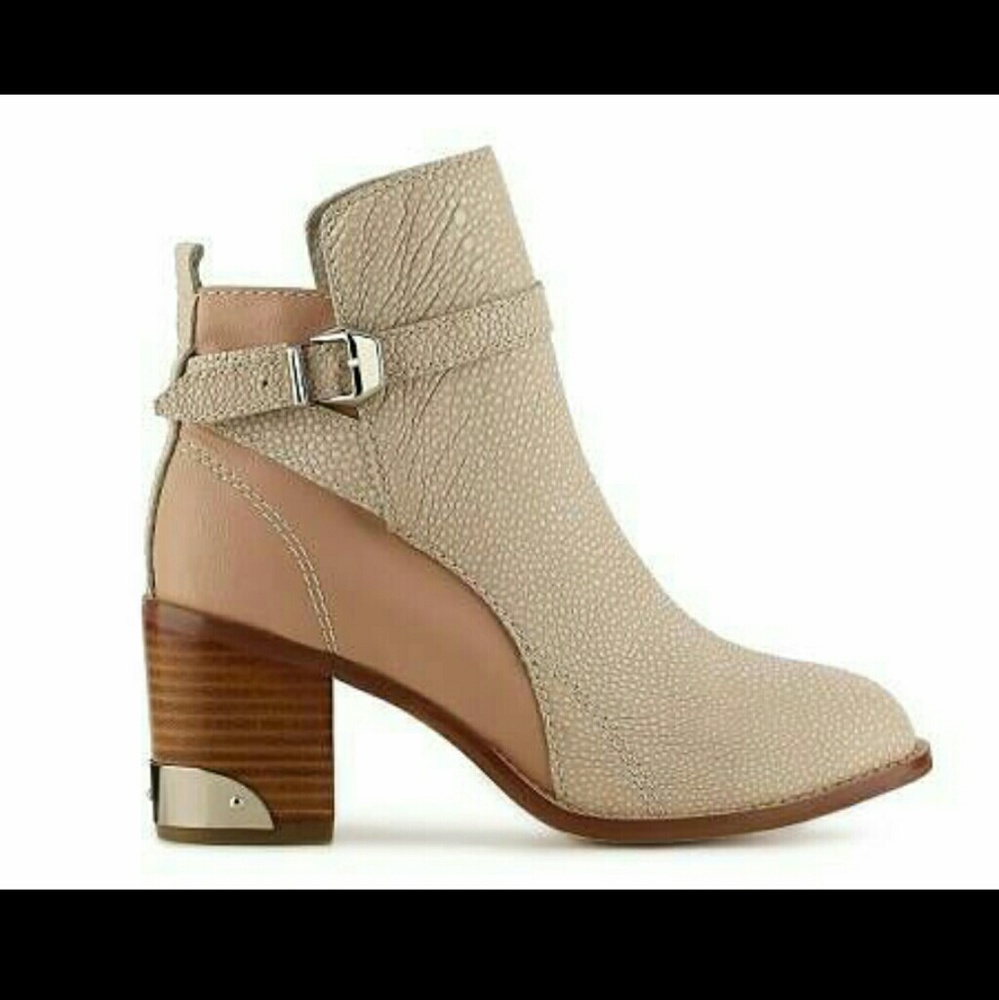 Messeca NewYork | Genuine Leather Ankle Bootie
